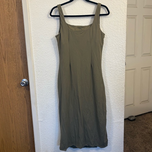 Halara Women’s Olive Green Ruched Midi Dress Sleeveless Stretchy Large - Picture 3 of 5
